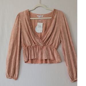 Cloud Ten Womens Boho Surplus Crochet Neckline Cropped Peplum‎ Top Size M Peach